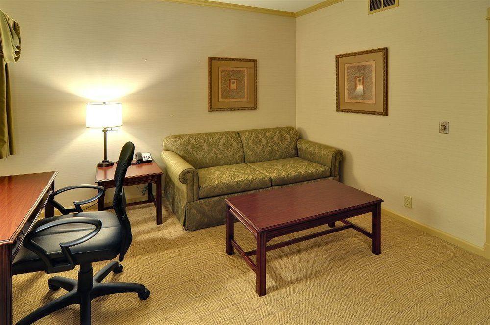 Best Western Plus Palm Court Hotel Davis Exterior foto