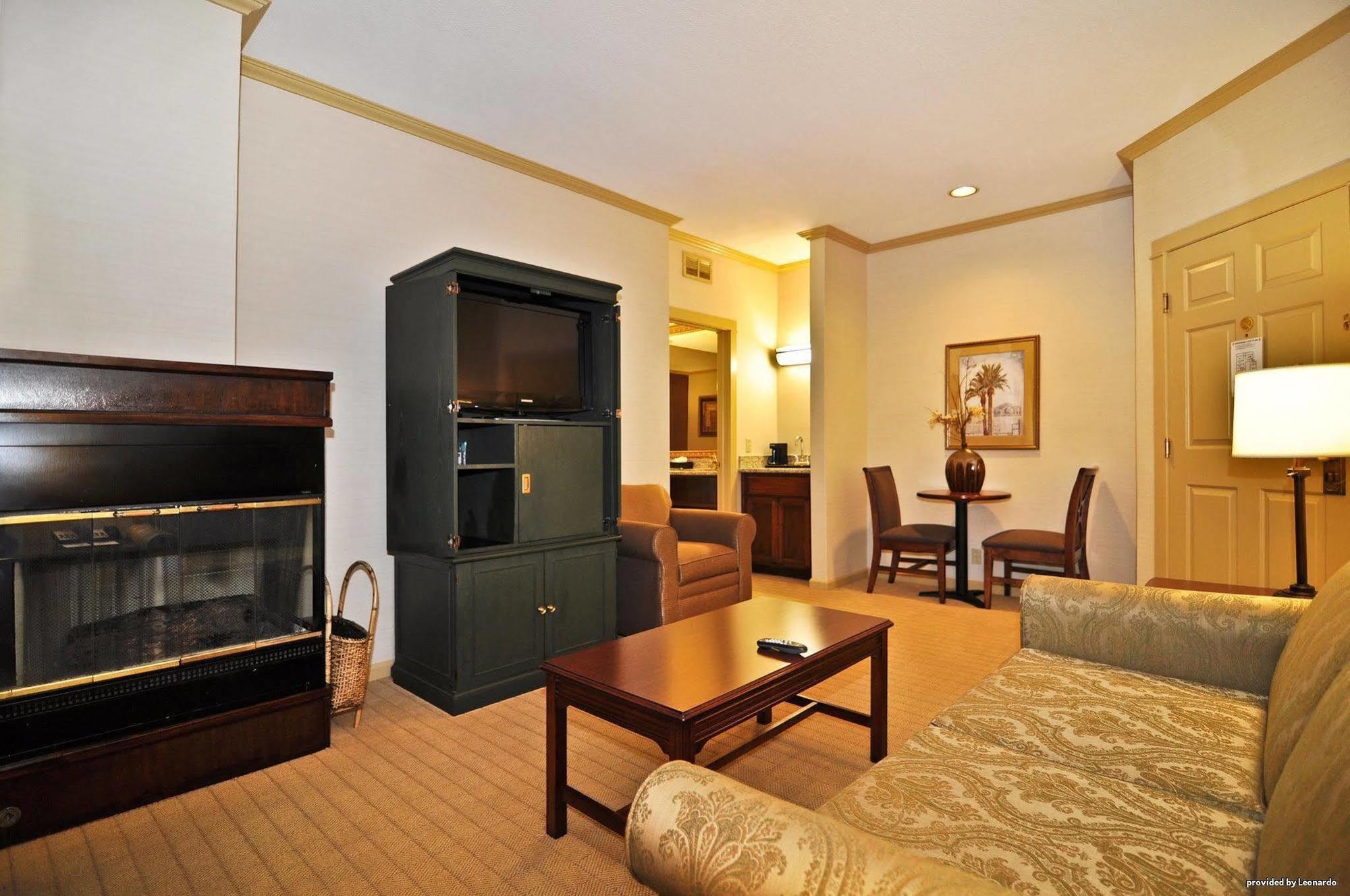 Best Western Plus Palm Court Hotel Davis Cameră foto