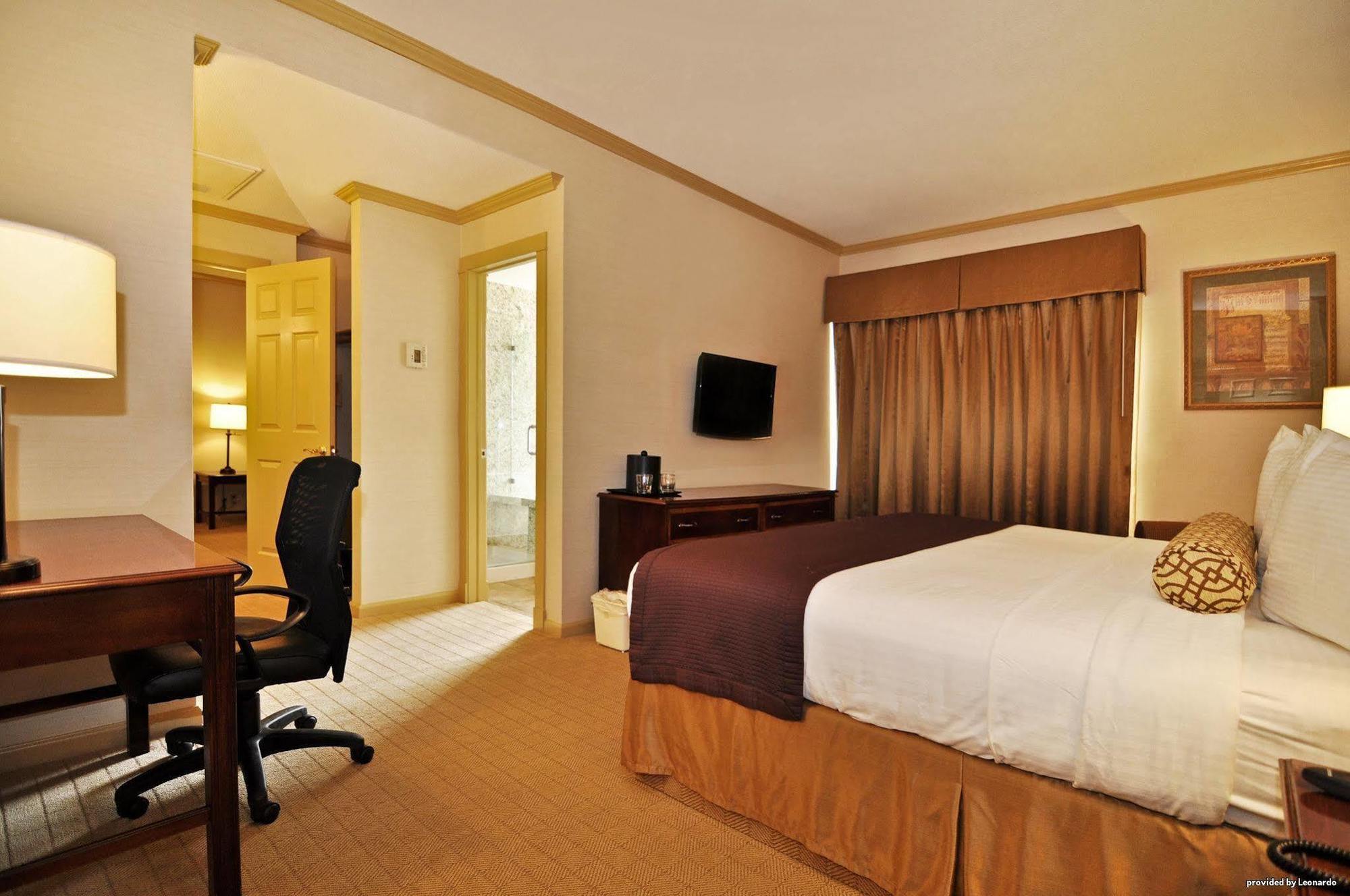 Best Western Plus Palm Court Hotel Davis Cameră foto