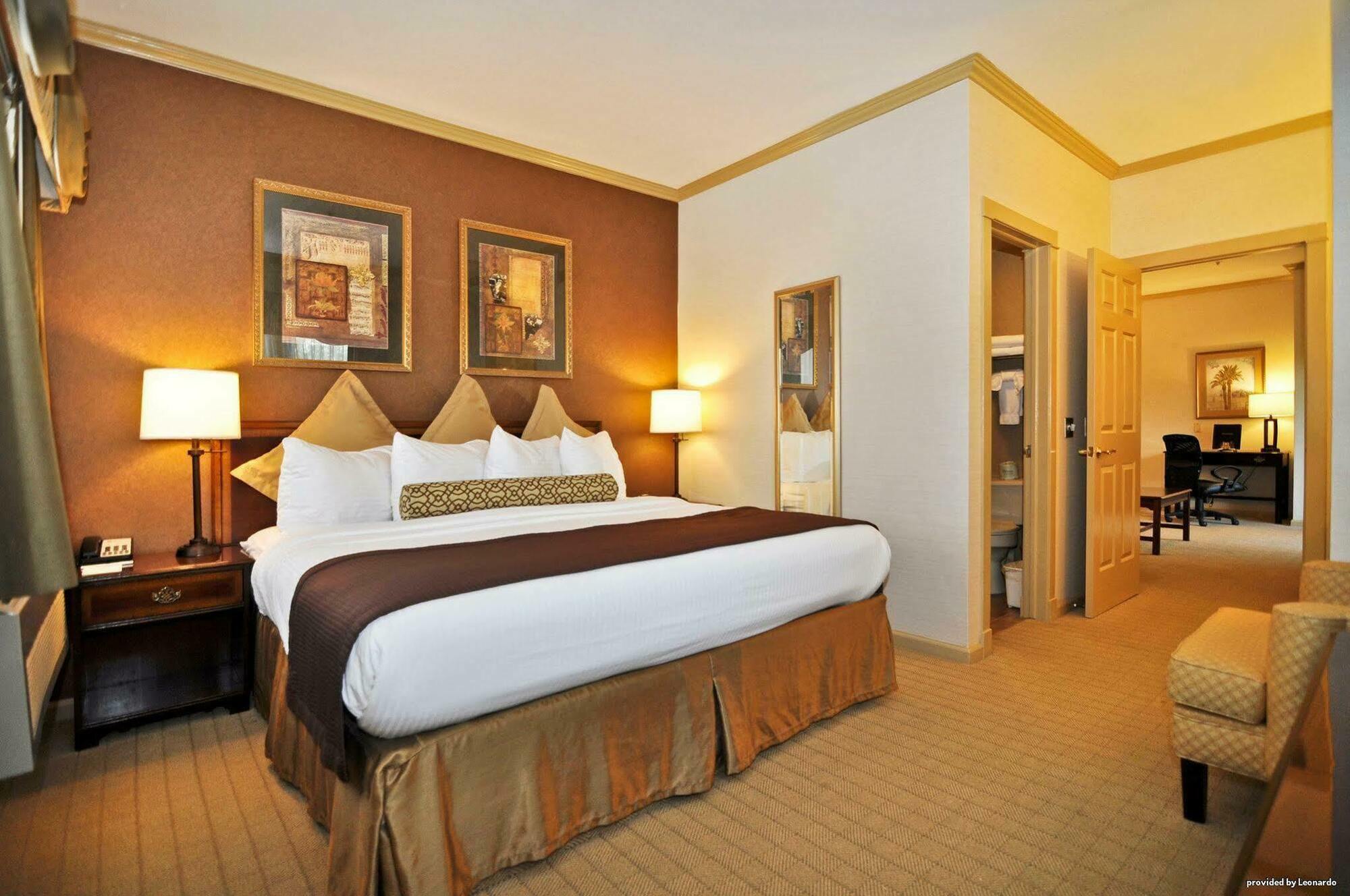 Best Western Plus Palm Court Hotel Davis Exterior foto