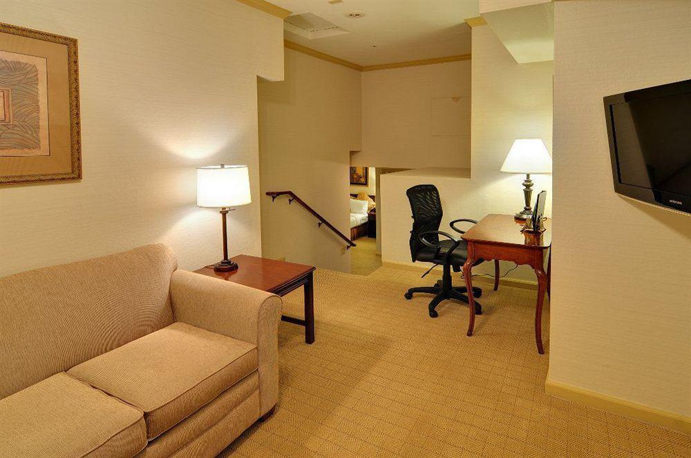 Best Western Plus Palm Court Hotel Davis Cameră foto